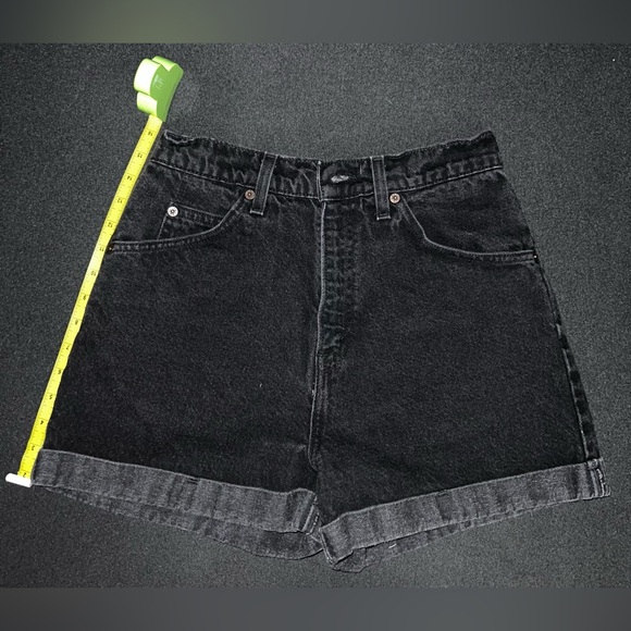 Levi Jean Shorts - Picture 2 of 3